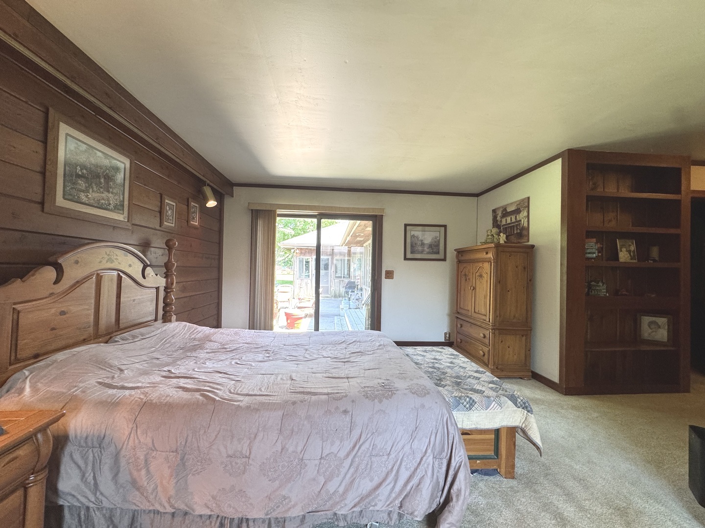505 E Charles Street Property Photo 15