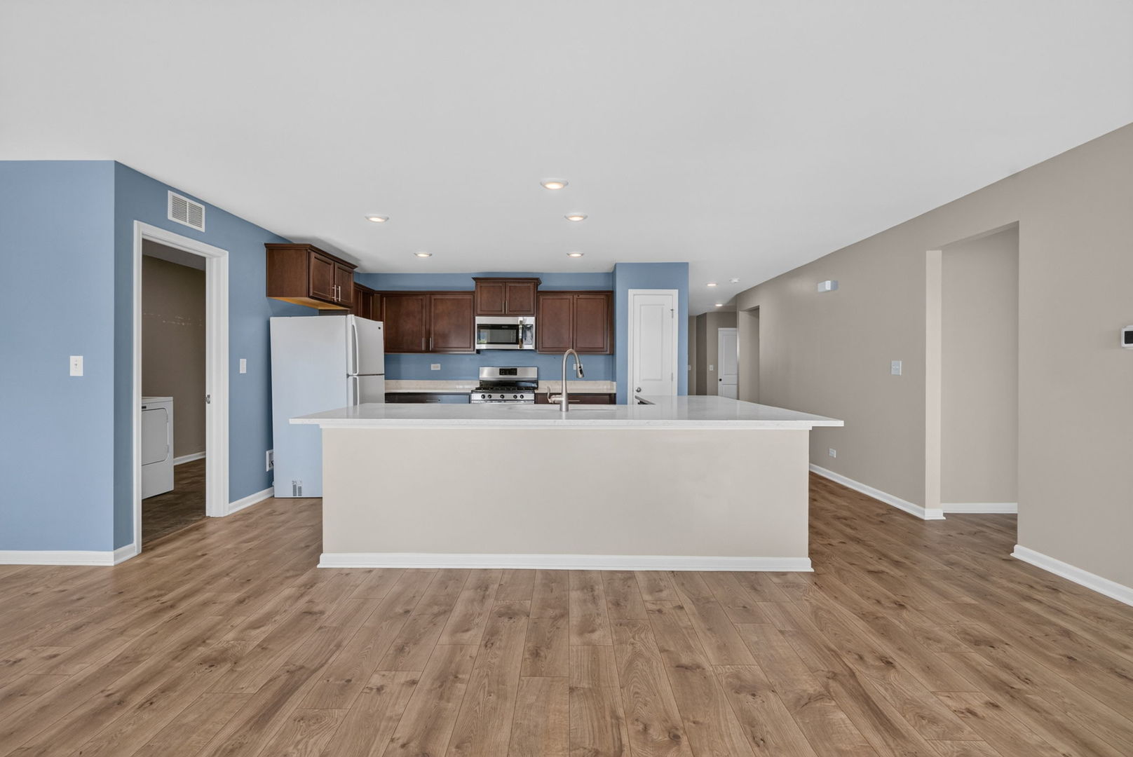 1935 Moran Drive Property Photo 6