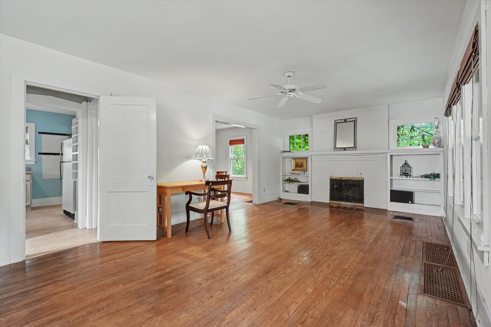 402 W Vermont Avenue Property Photo 6
