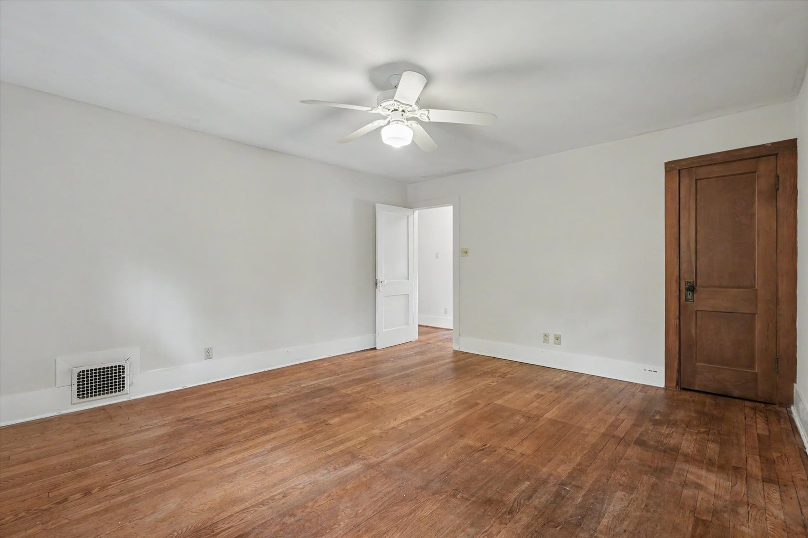 402 W Vermont Avenue Property Photo 22