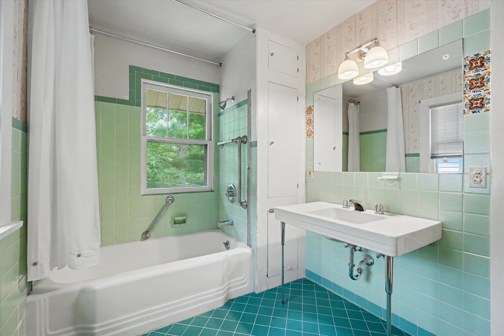 402 W Vermont Avenue Property Photo 23