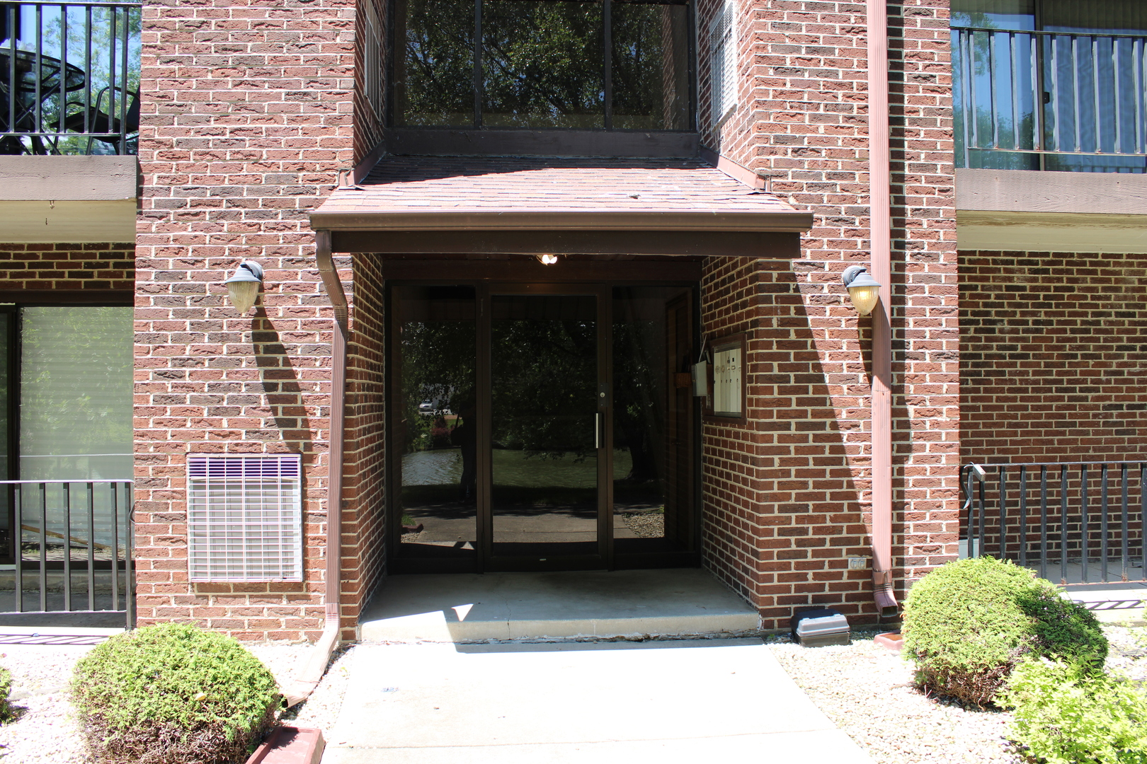 19561 Lake Shore Drive 1s Property Photo 2