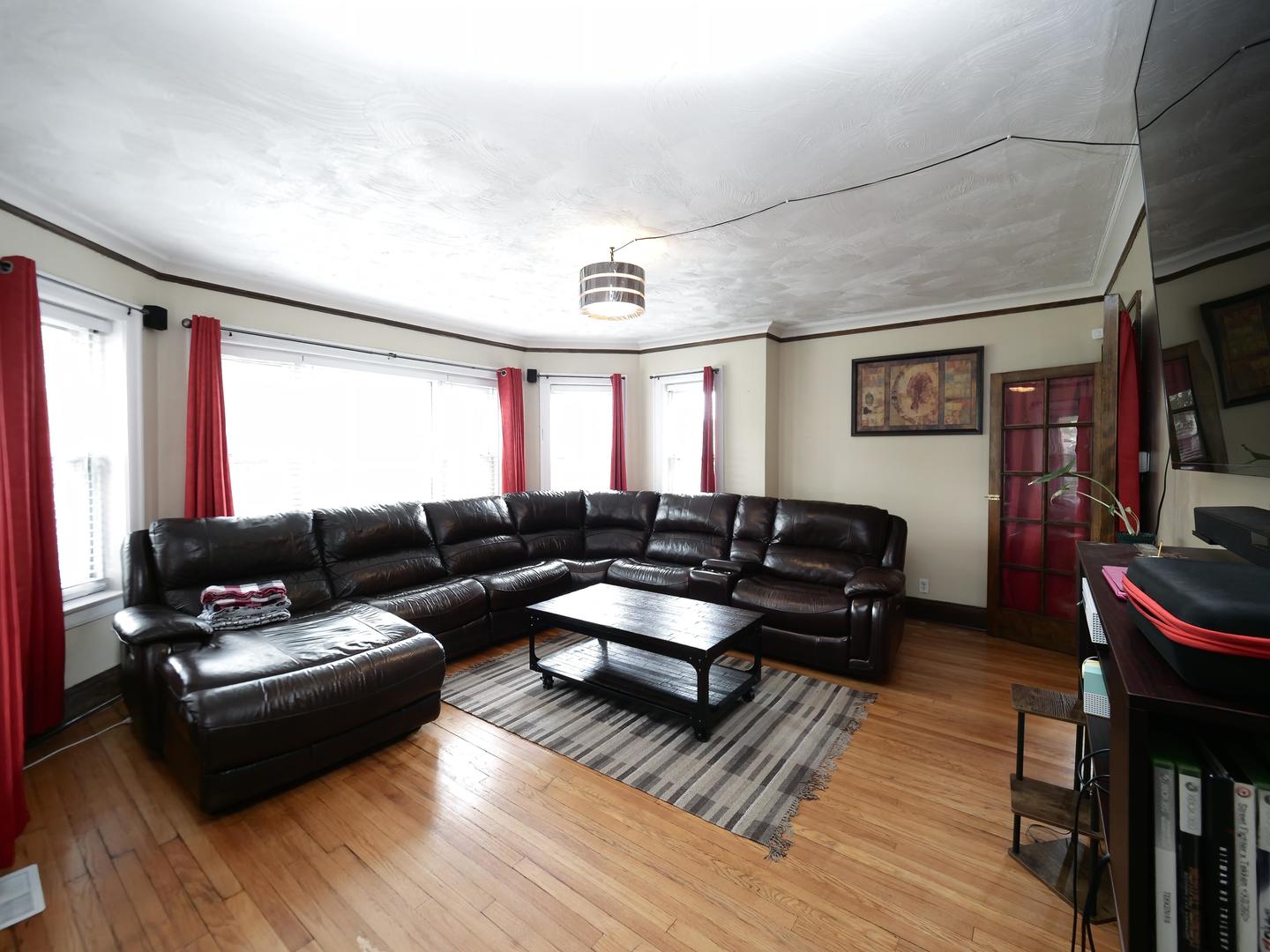 8126 S Chappel Avenue Property Photo 3