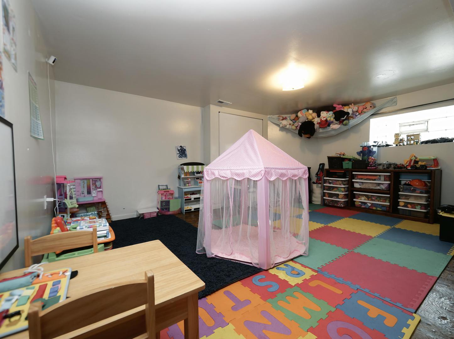 8126 S Chappel Avenue Property Photo 26