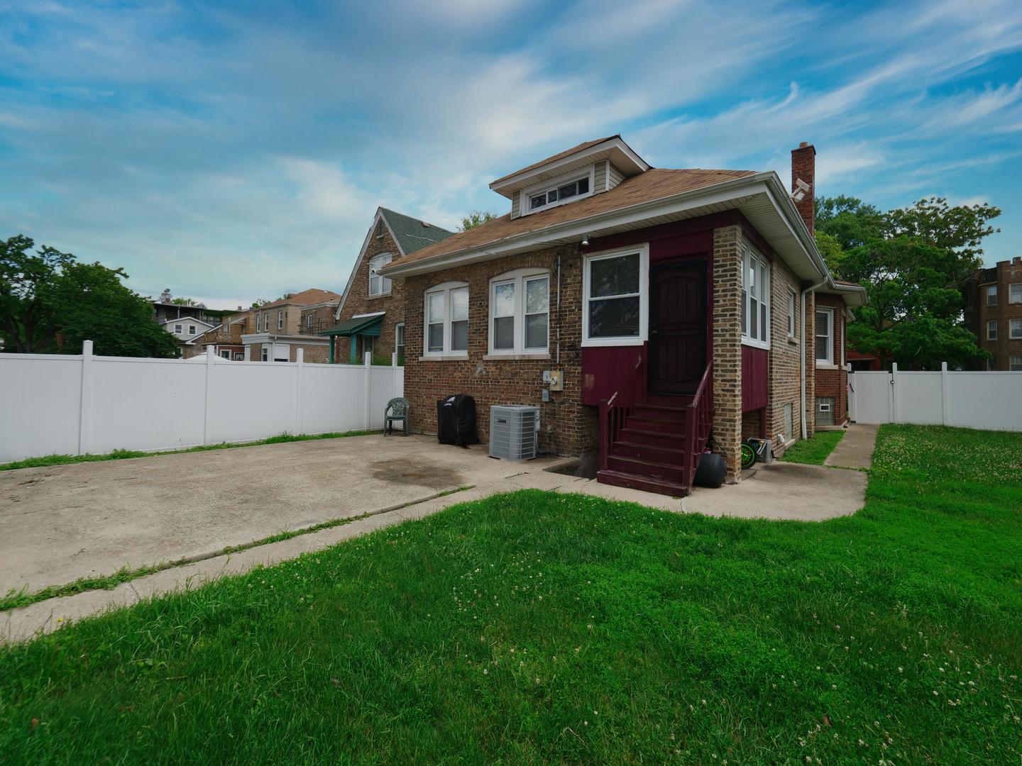 8126 S Chappel Avenue Property Photo 34