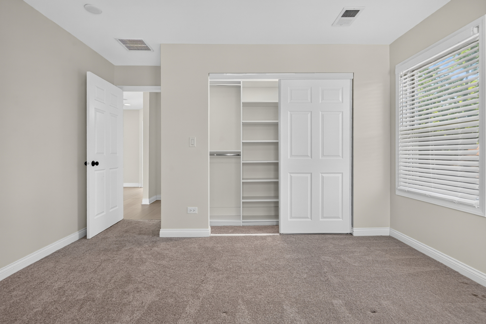 1645 Webster Lane Property Photo 13