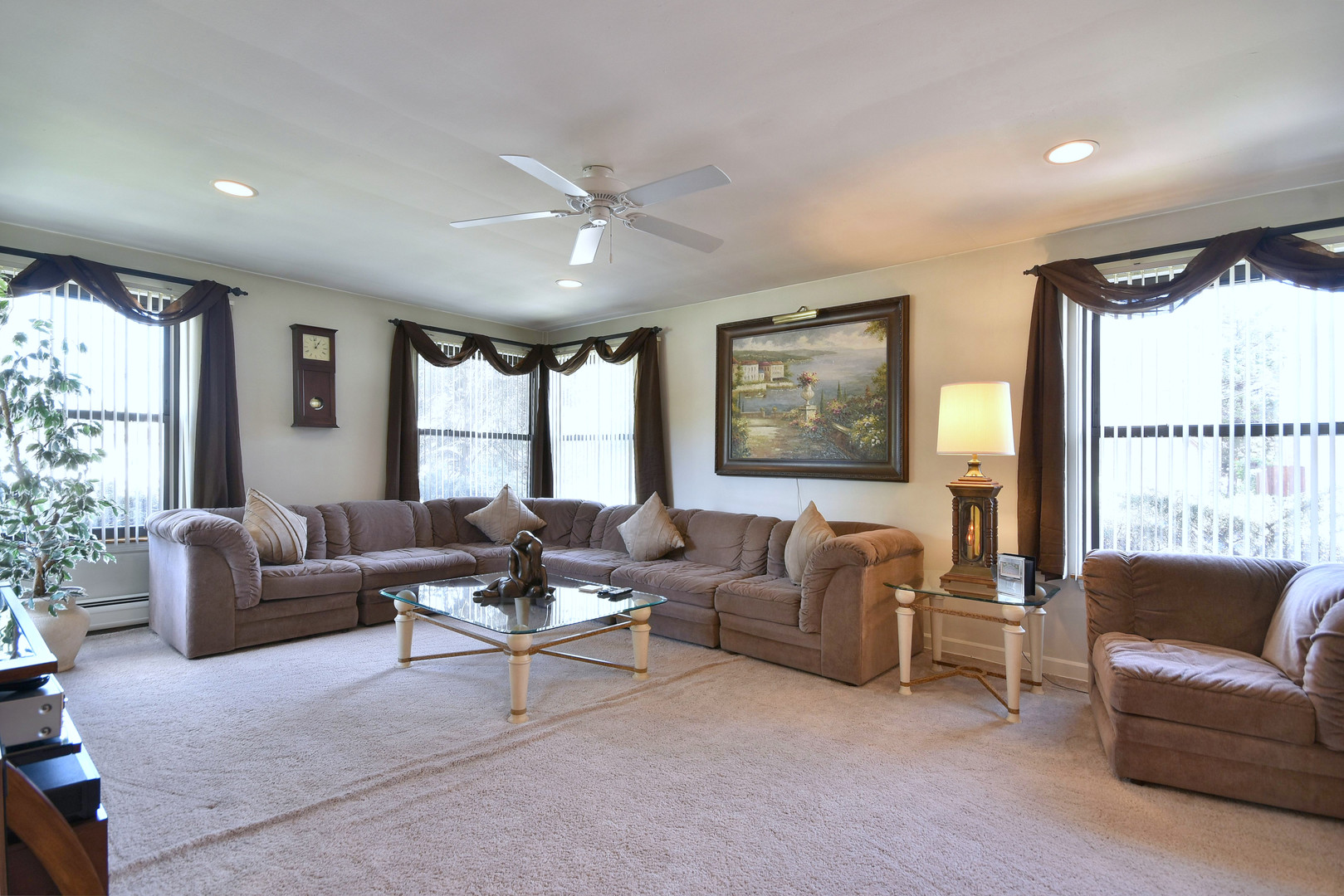 7315 W Dickens Avenue Property Photo 3