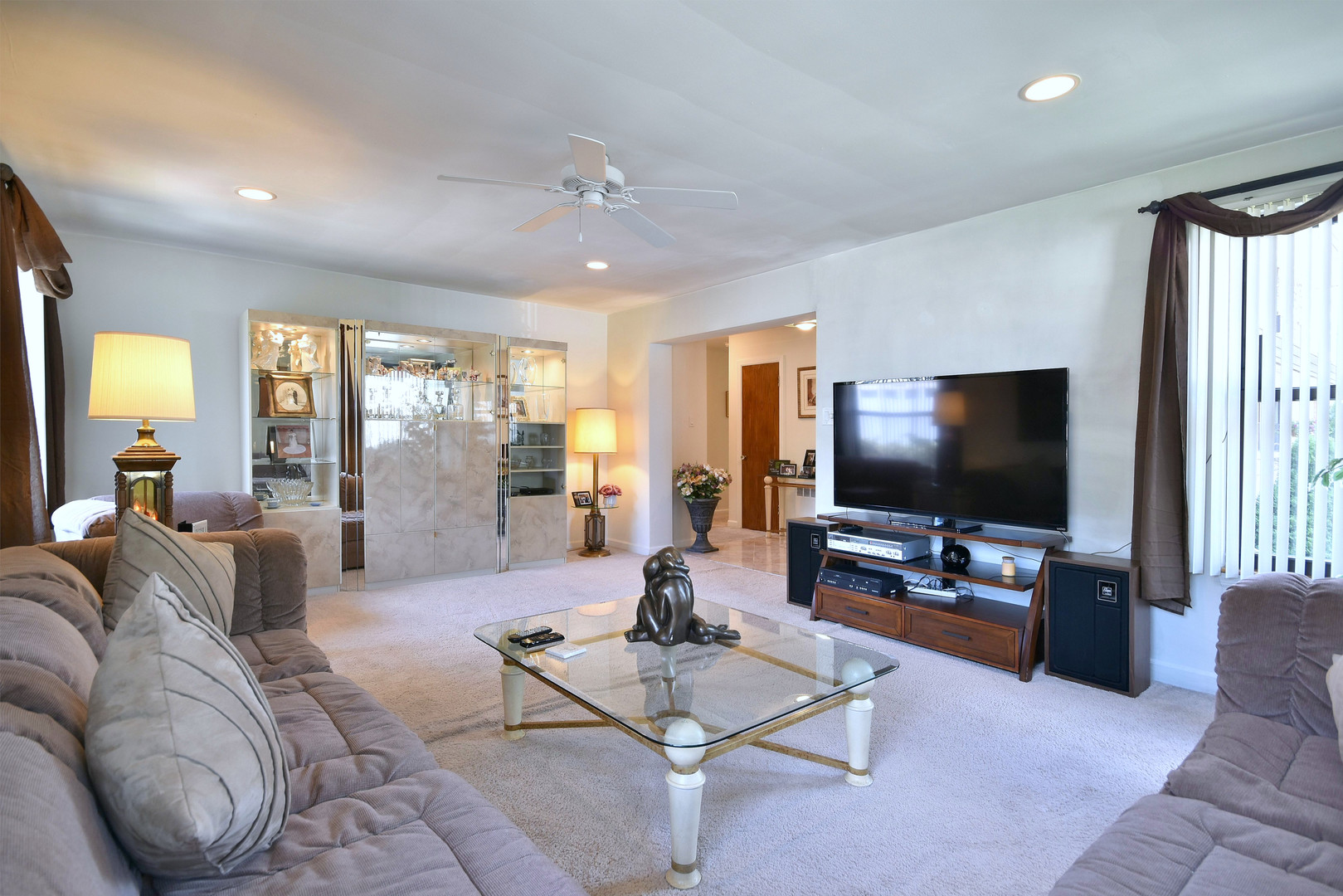 7315 W Dickens Avenue Property Photo 4