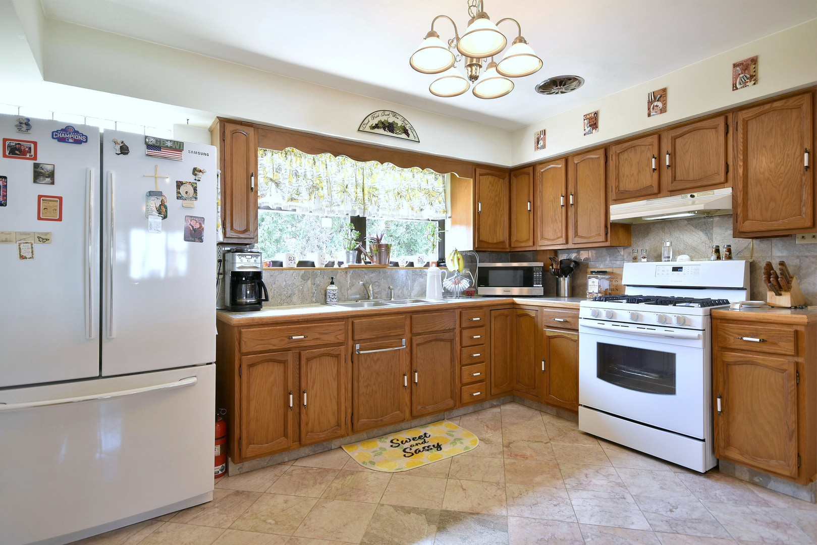 7315 W Dickens Avenue Property Photo 5