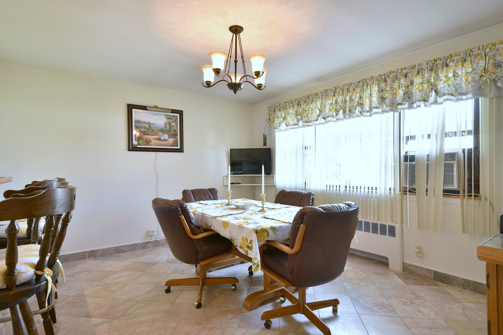 7315 W Dickens Avenue Property Photo 6
