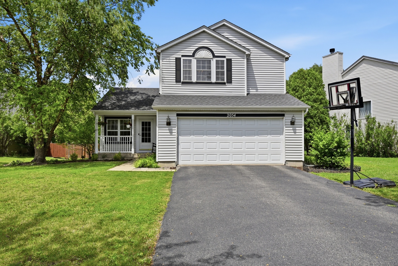 2054 Winding Lakes Drive Property Photo 1
