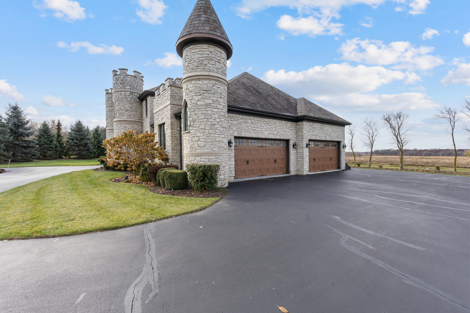 4220 Northgate Drive Property Photo 6