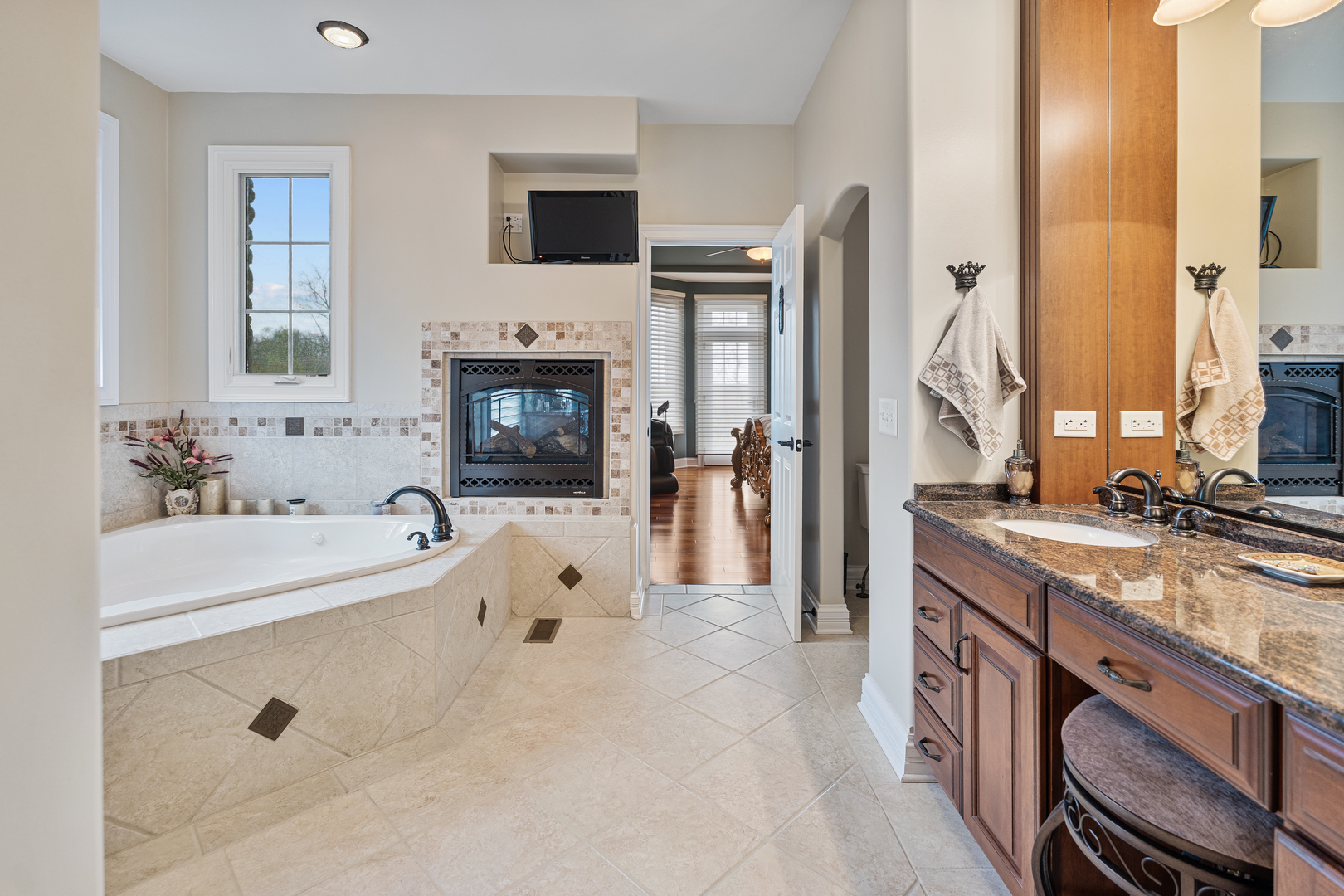 4220 Northgate Drive Property Photo 26