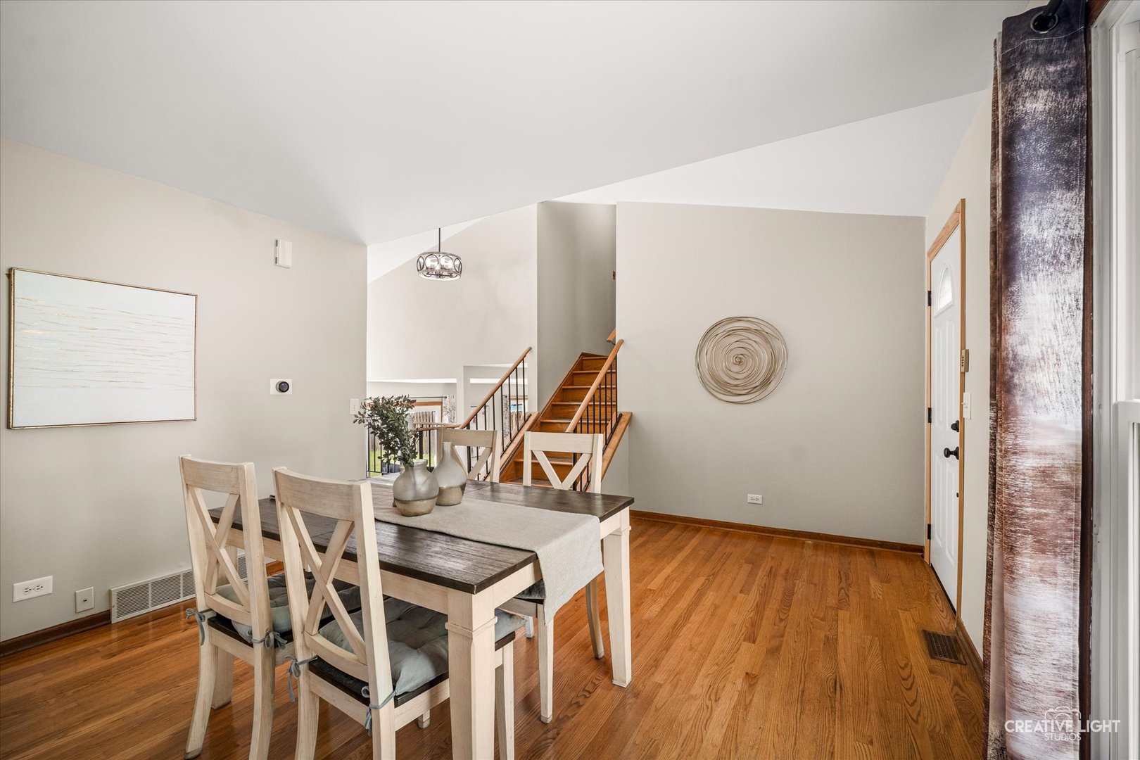 208 Iris Drive Property Photo 4