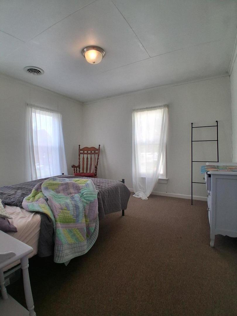 2736 5 1/2 Avenue Property Photo 3