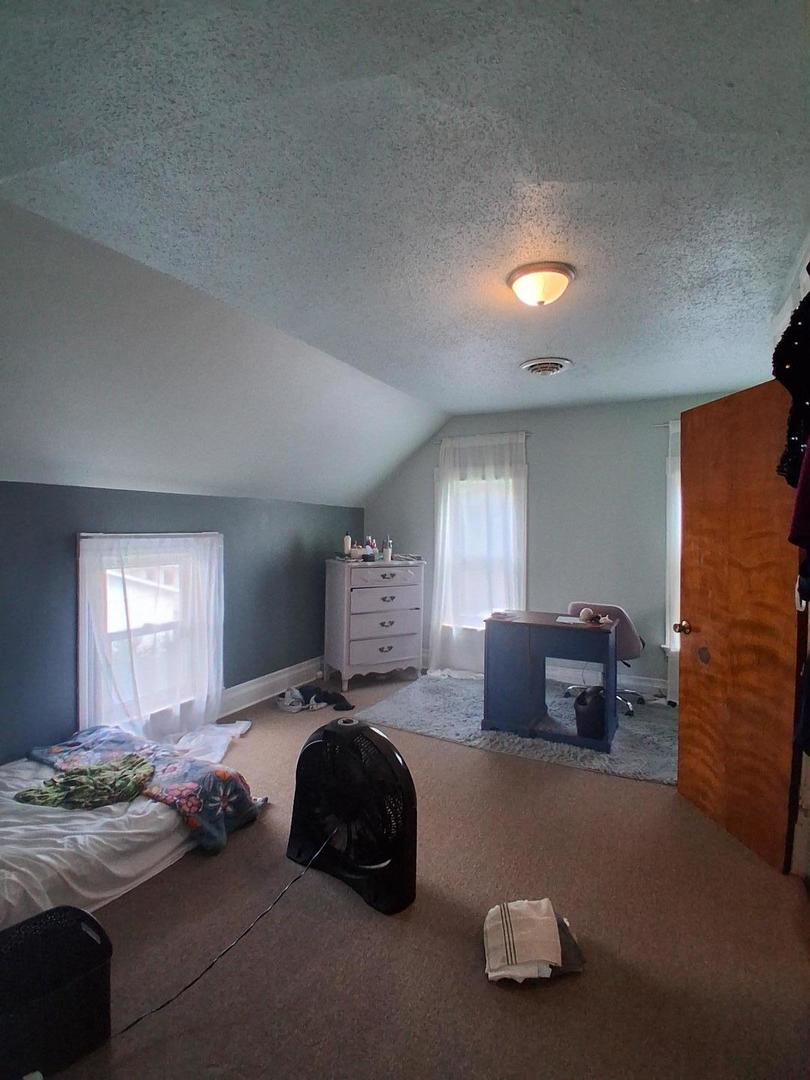 2736 5 1/2 Avenue Property Photo 20