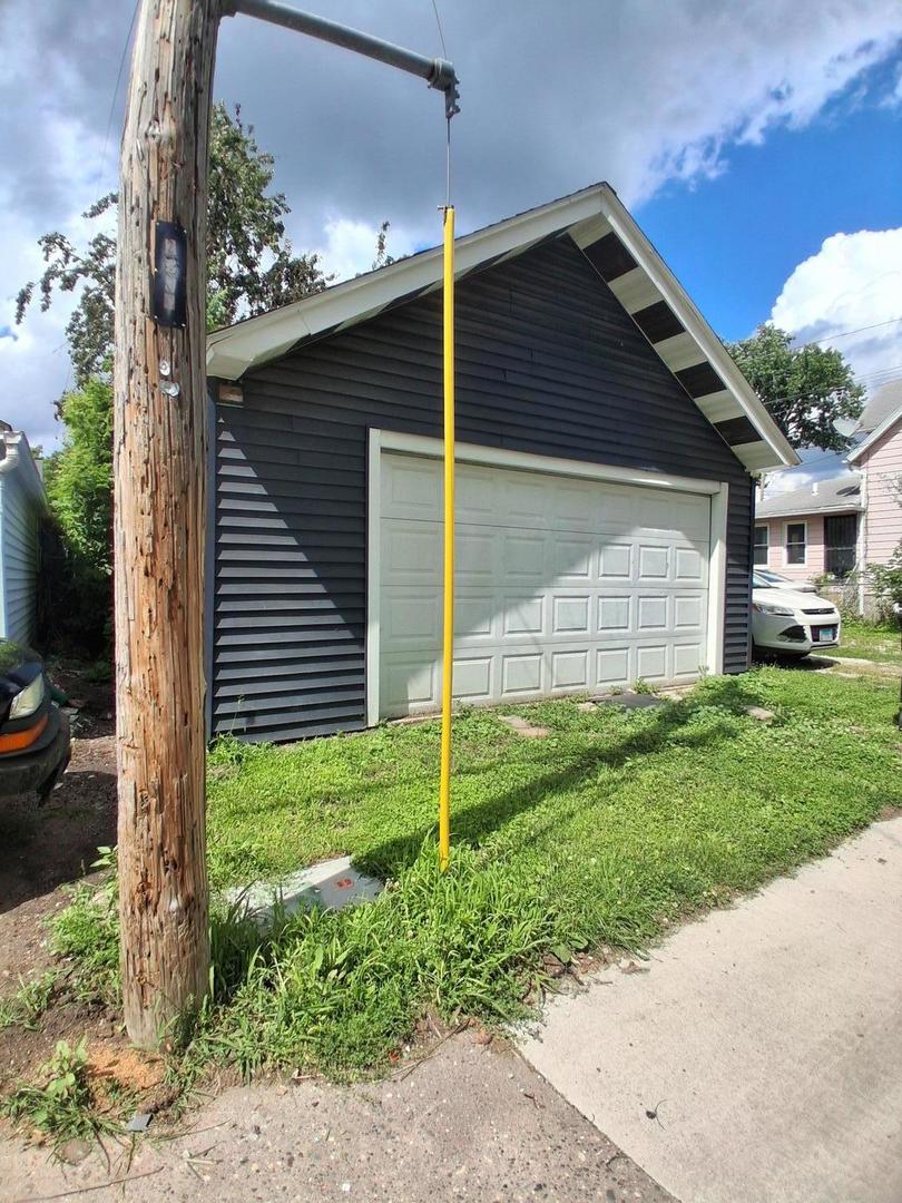 2736 5 1/2 Avenue Property Photo 32