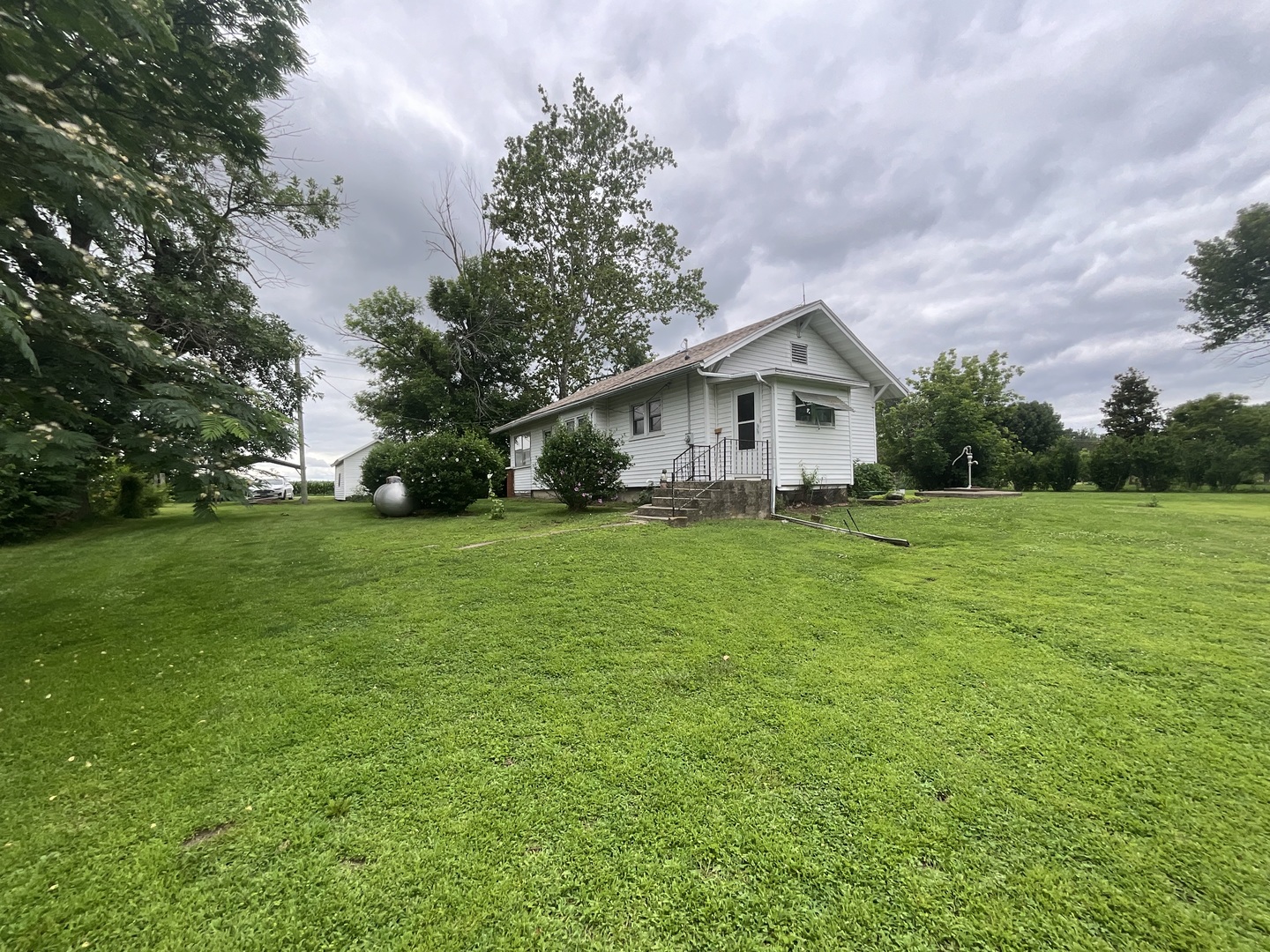 990 N 1875 Street Property Photo 3