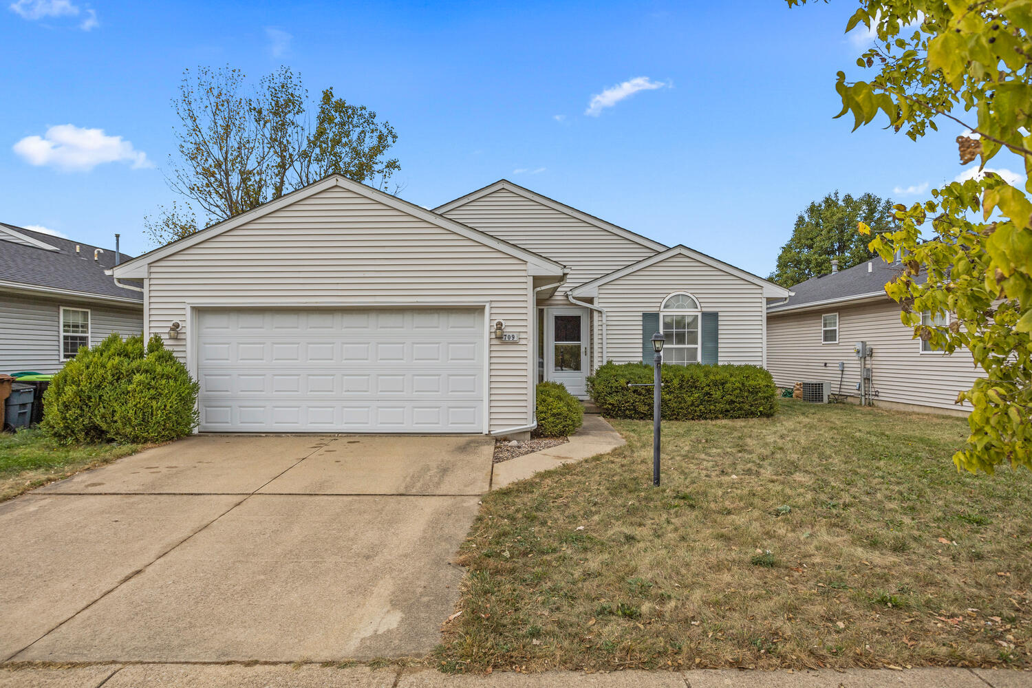 709 Erin Drive Property Photo 2