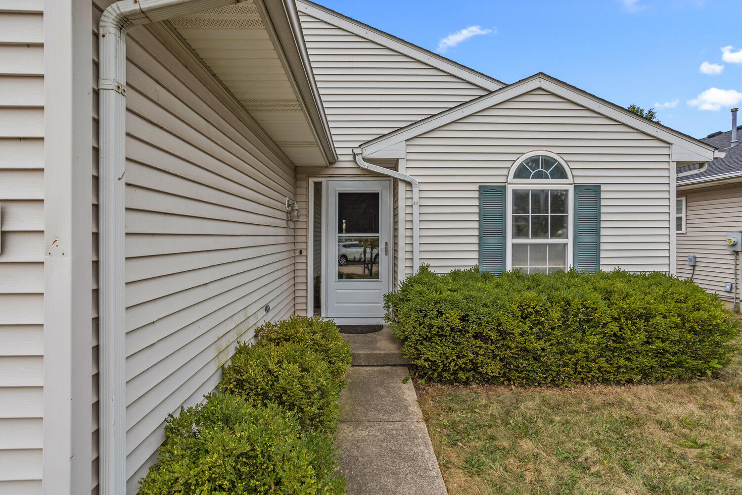 709 Erin Drive Property Photo 3