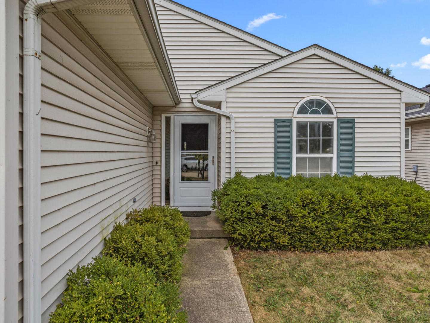 709 Erin Drive Property Photo 3