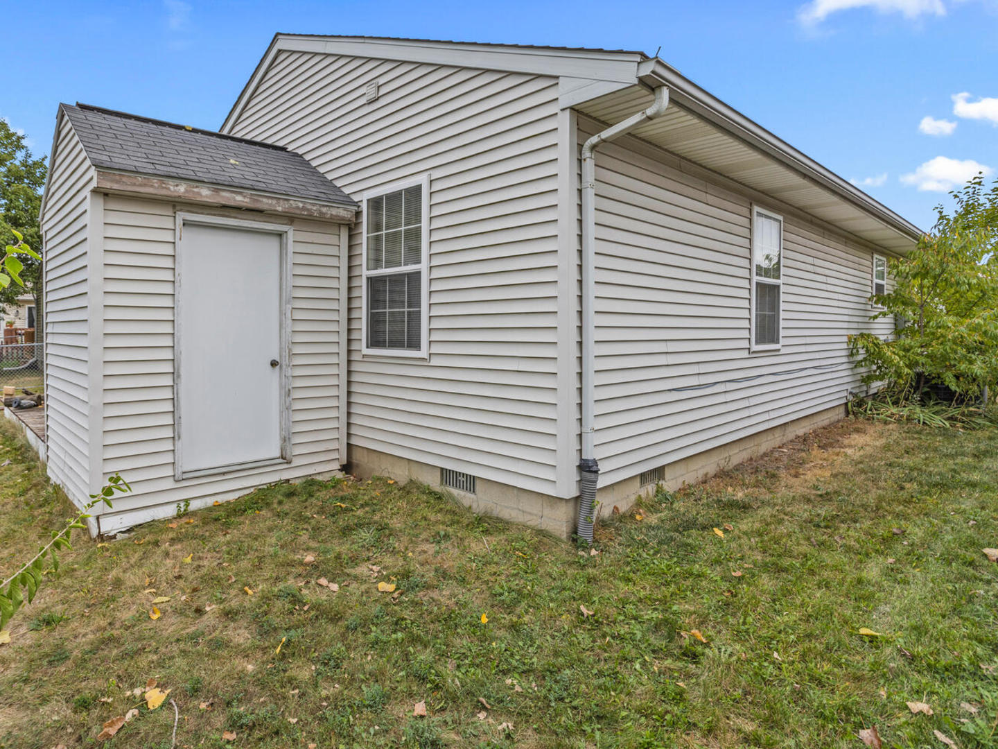 709 Erin Drive Property Photo 4