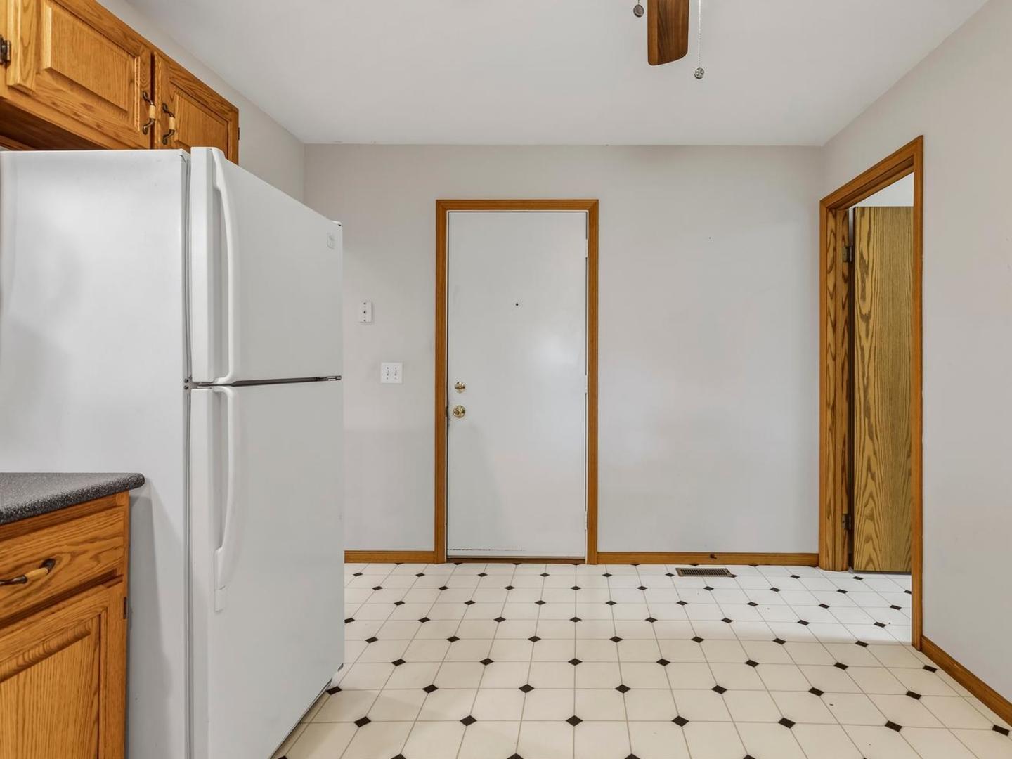 709 Erin Drive Property Photo 9