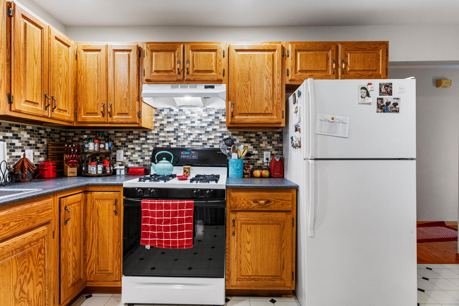709 Erin Drive Property Photo 12