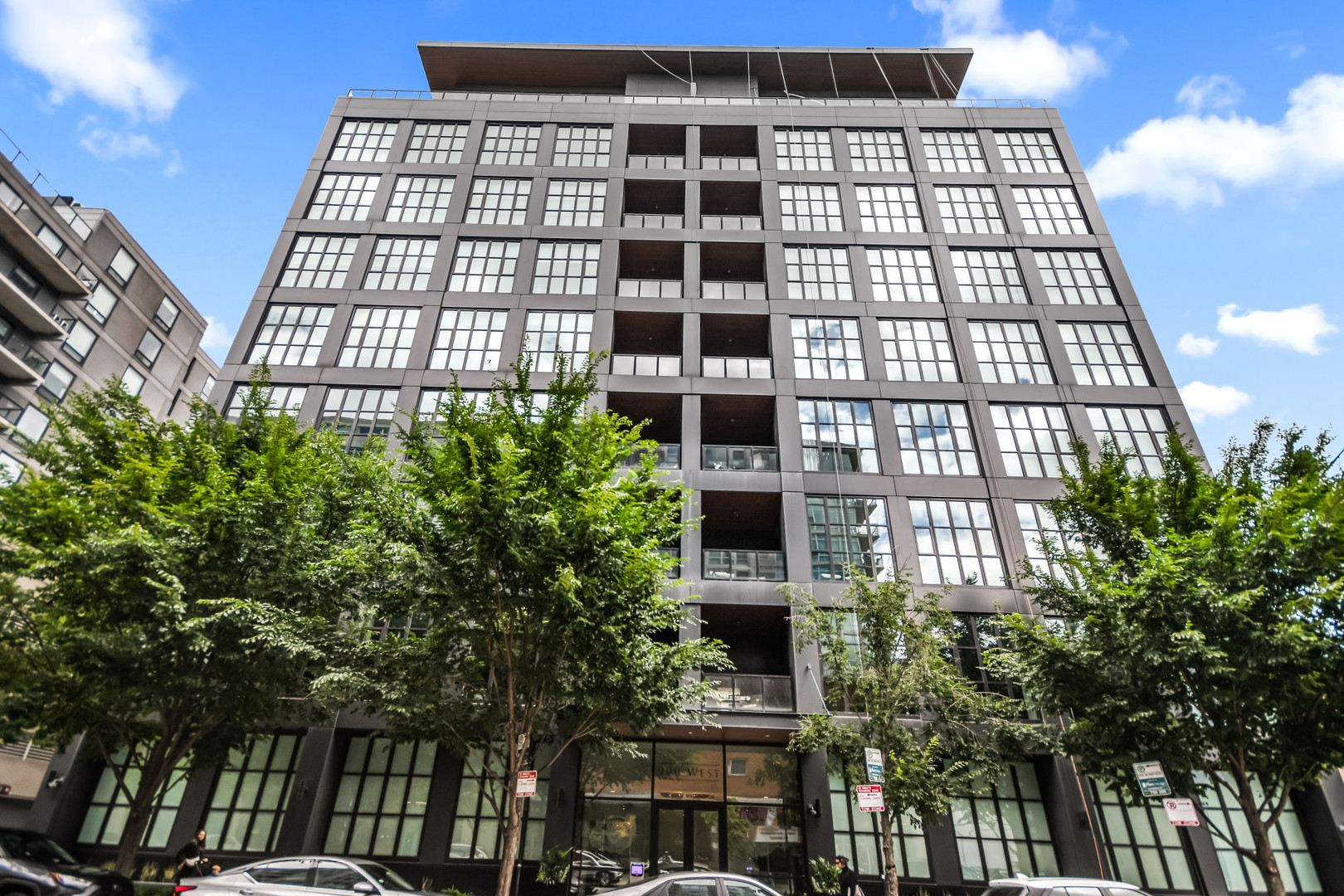 900 W Washington Boulevard 301 Property Photo 1