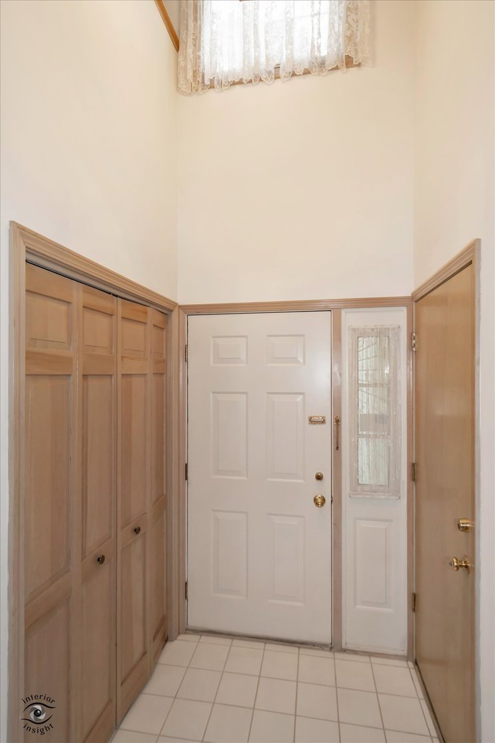 572 Bradbury Lane 572 Property Photo 2