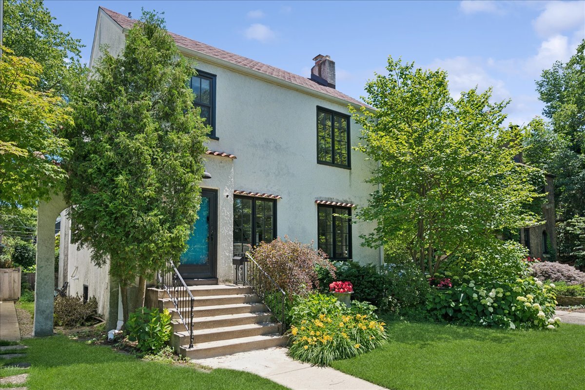 2751 Girard Avenue Property Photo 1