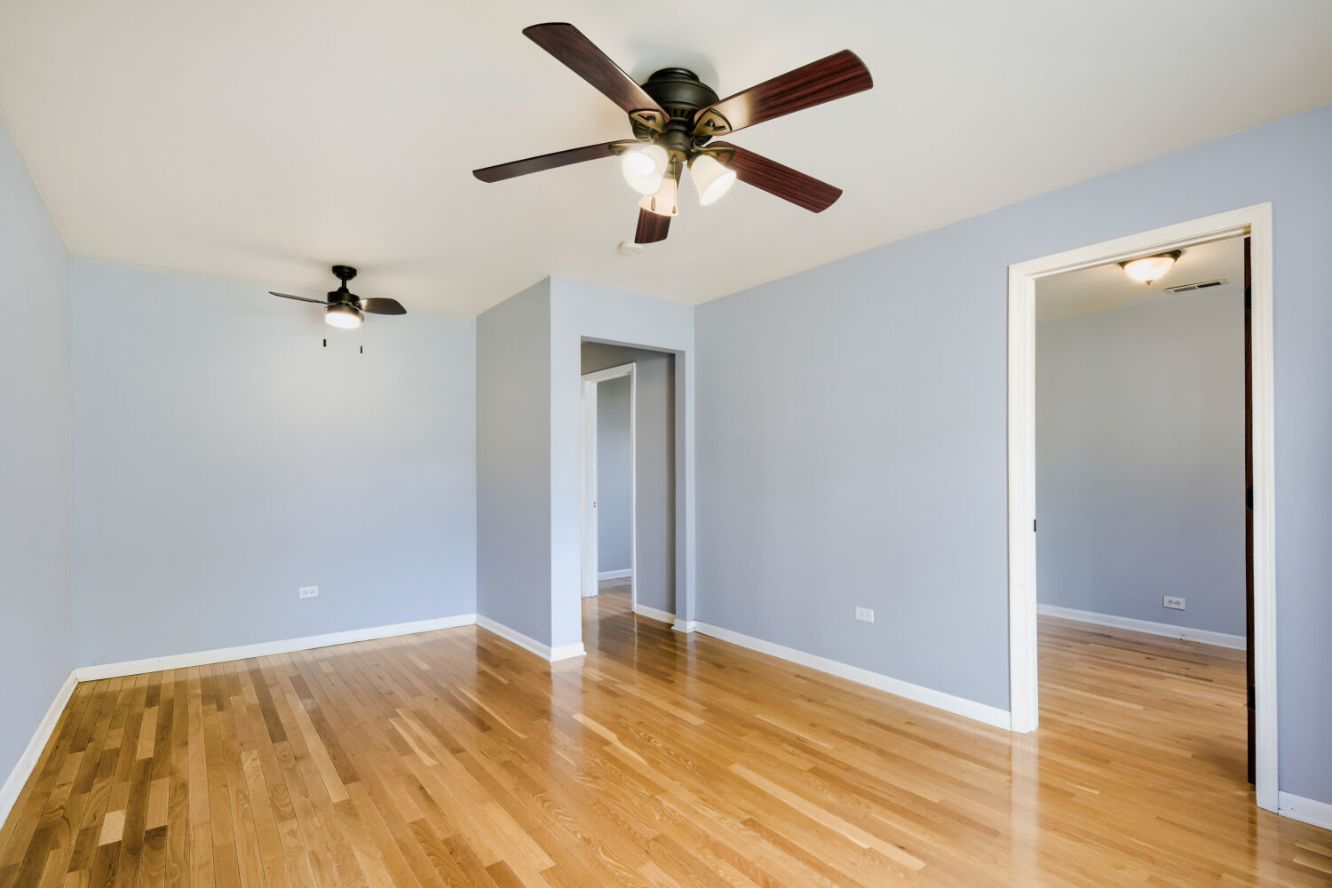 4142 Oak Park Avenue Property Photo 7