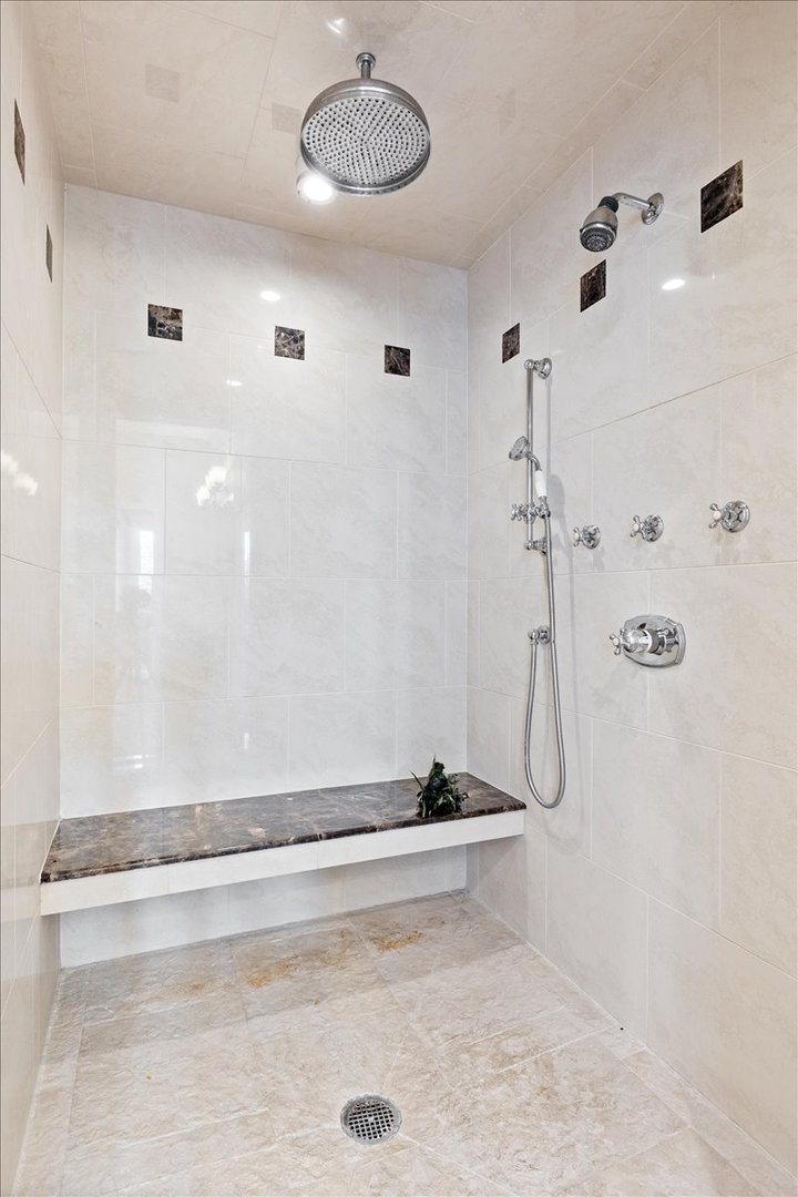 2845 W Division Street Property Photo 27
