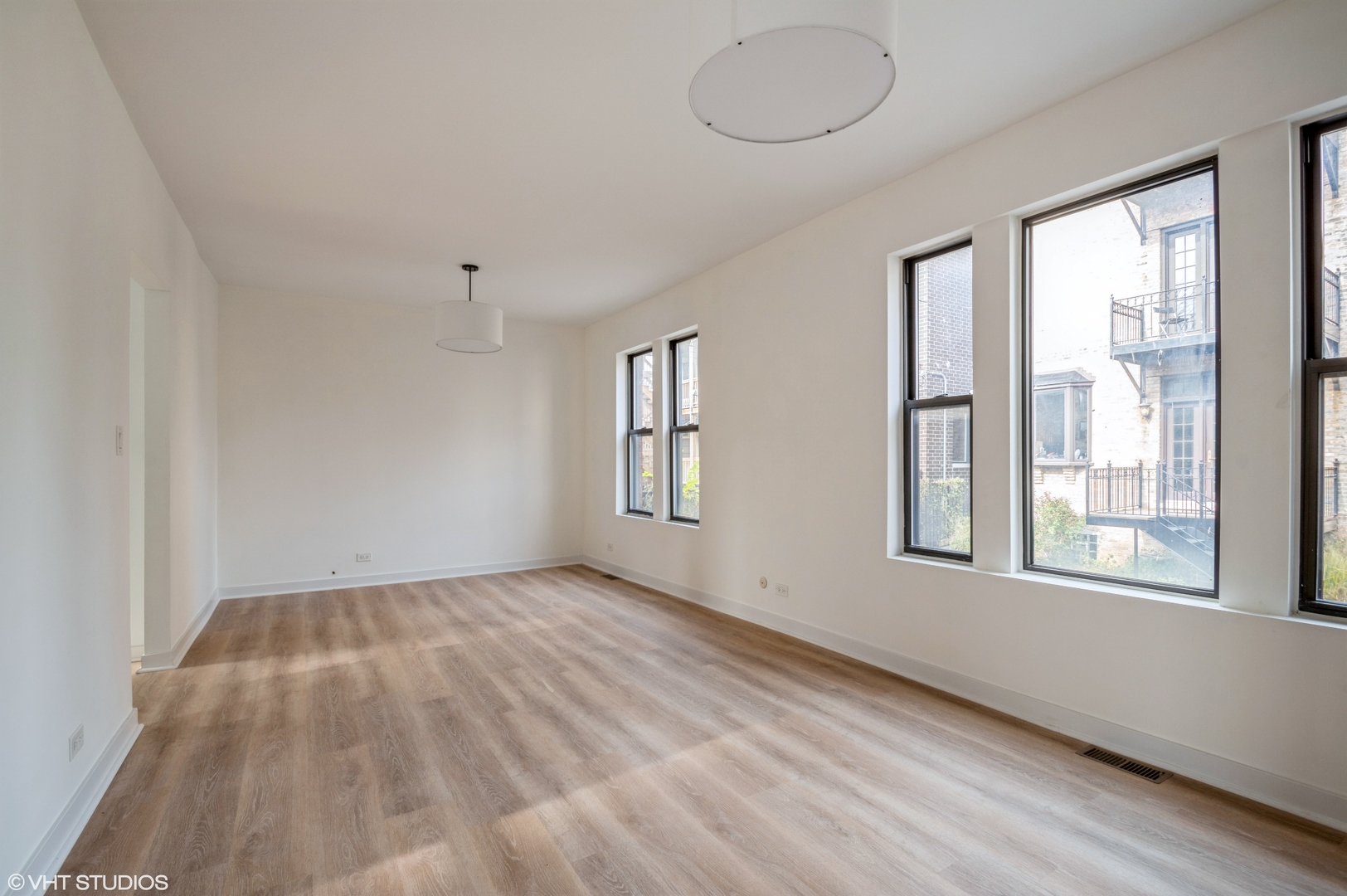 2845 W Division Street Property Photo 45