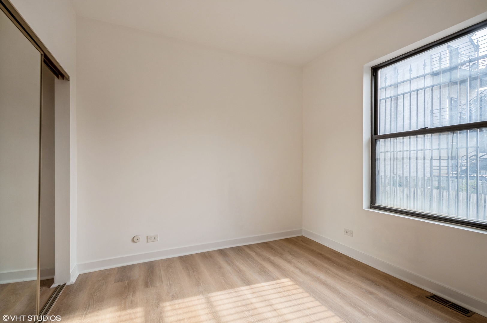 2845 W Division Street Property Photo 48