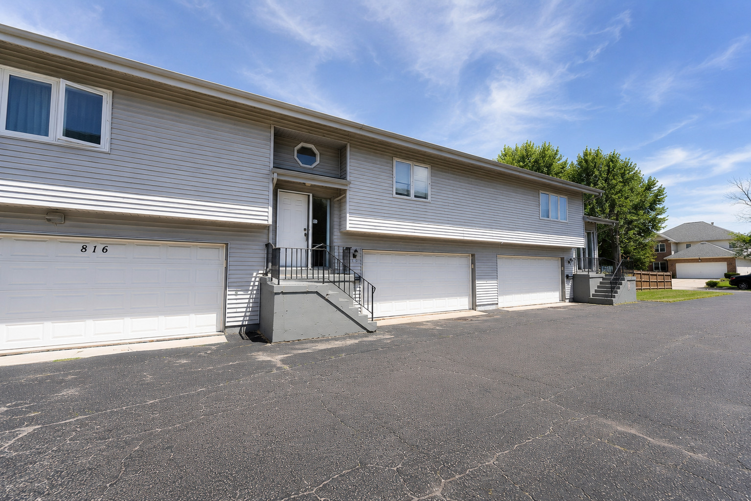 812 Maple Lane Property Photo 1