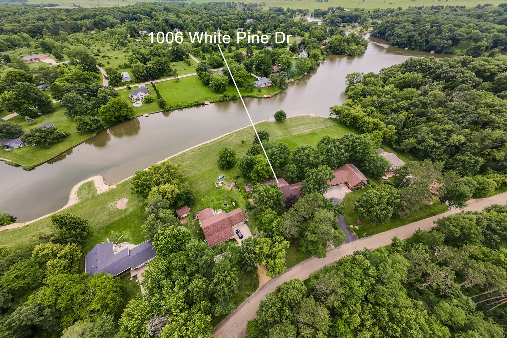 1006 N White Pine Drive Property Photo 3