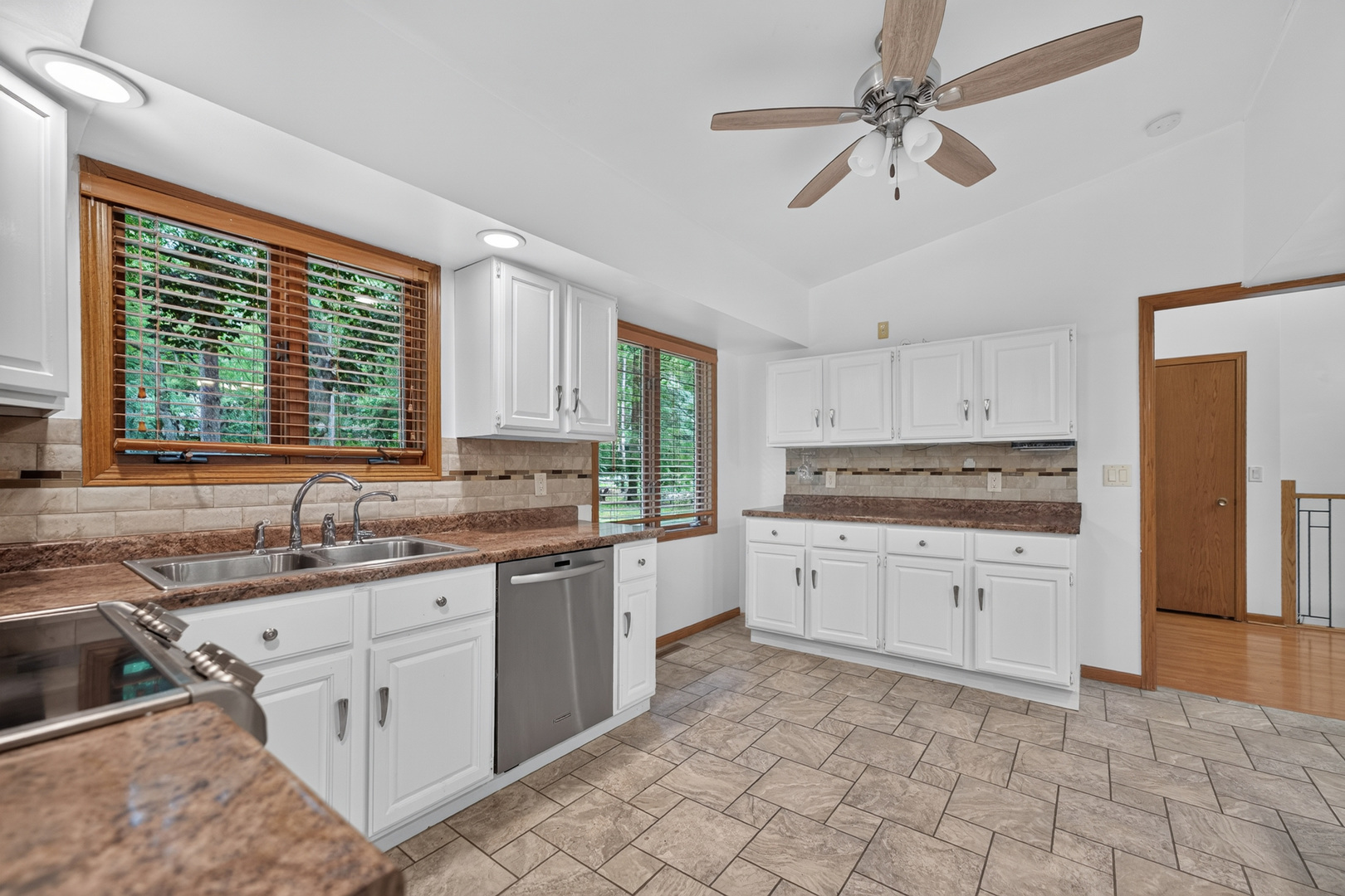 1006 N White Pine Drive Property Photo 16
