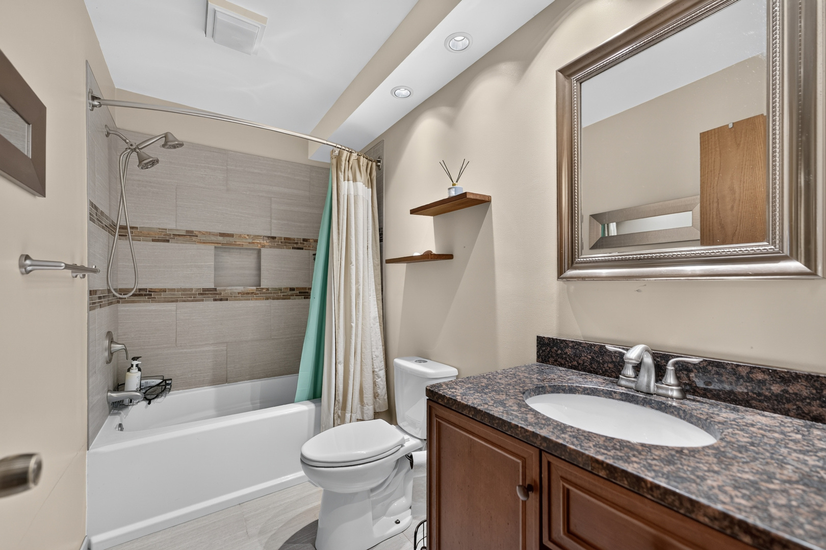 1006 N White Pine Drive Property Photo 24