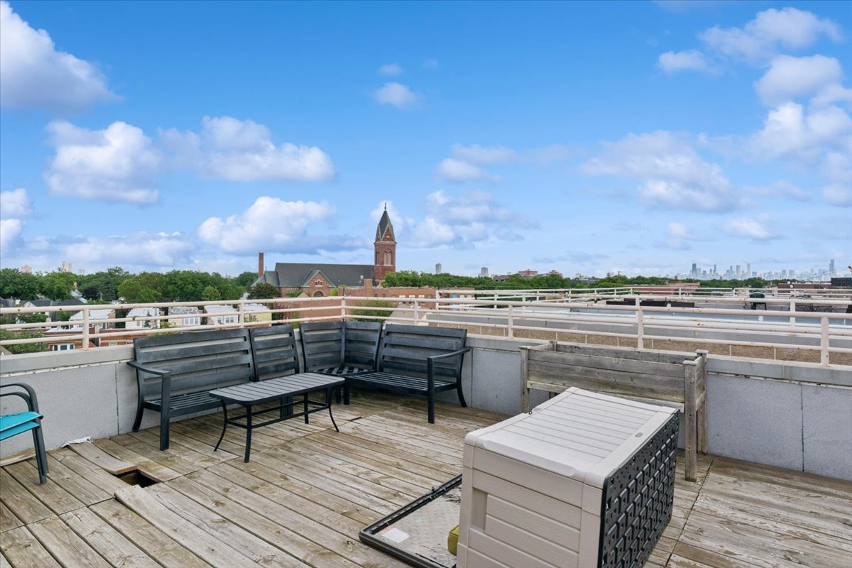 4915 N Lincoln Avenue C Property Photo 16