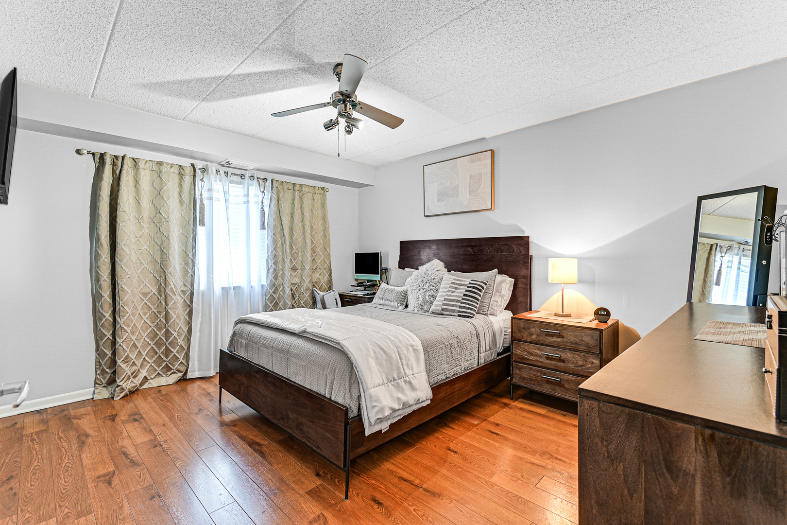 18224 Wentworth Avenue 2 Property Photo 8