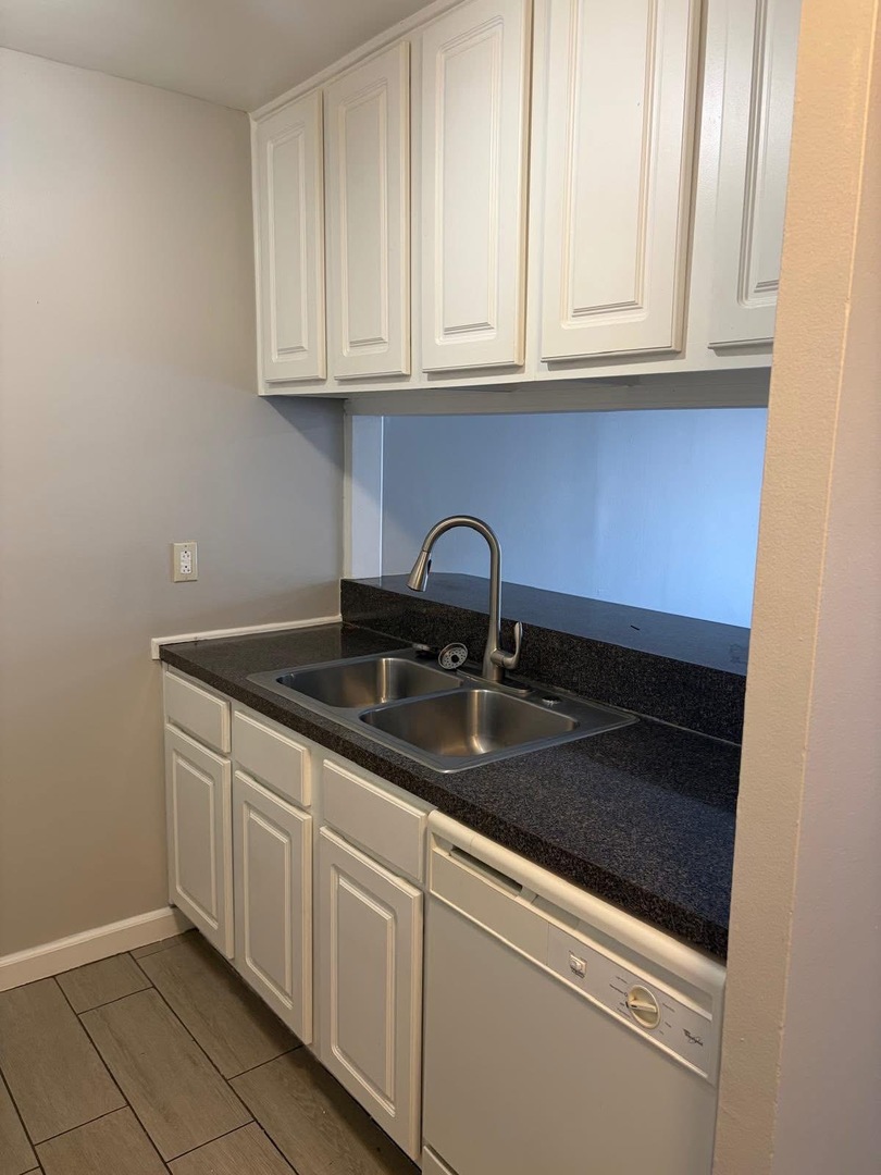 1855 Tall Oaks Drive 3301 Property Photo 8