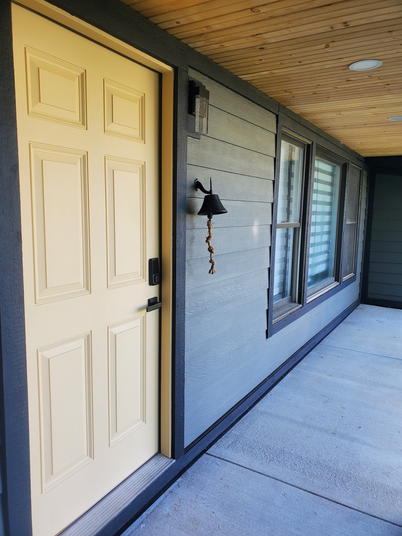 4a94 Springfield Drive Property Photo 4