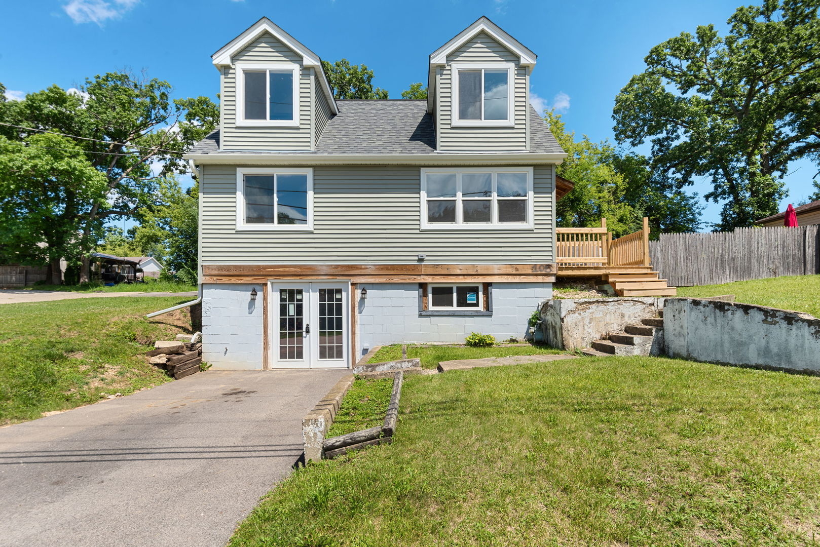 105 Morningside Drive Property Photo 1