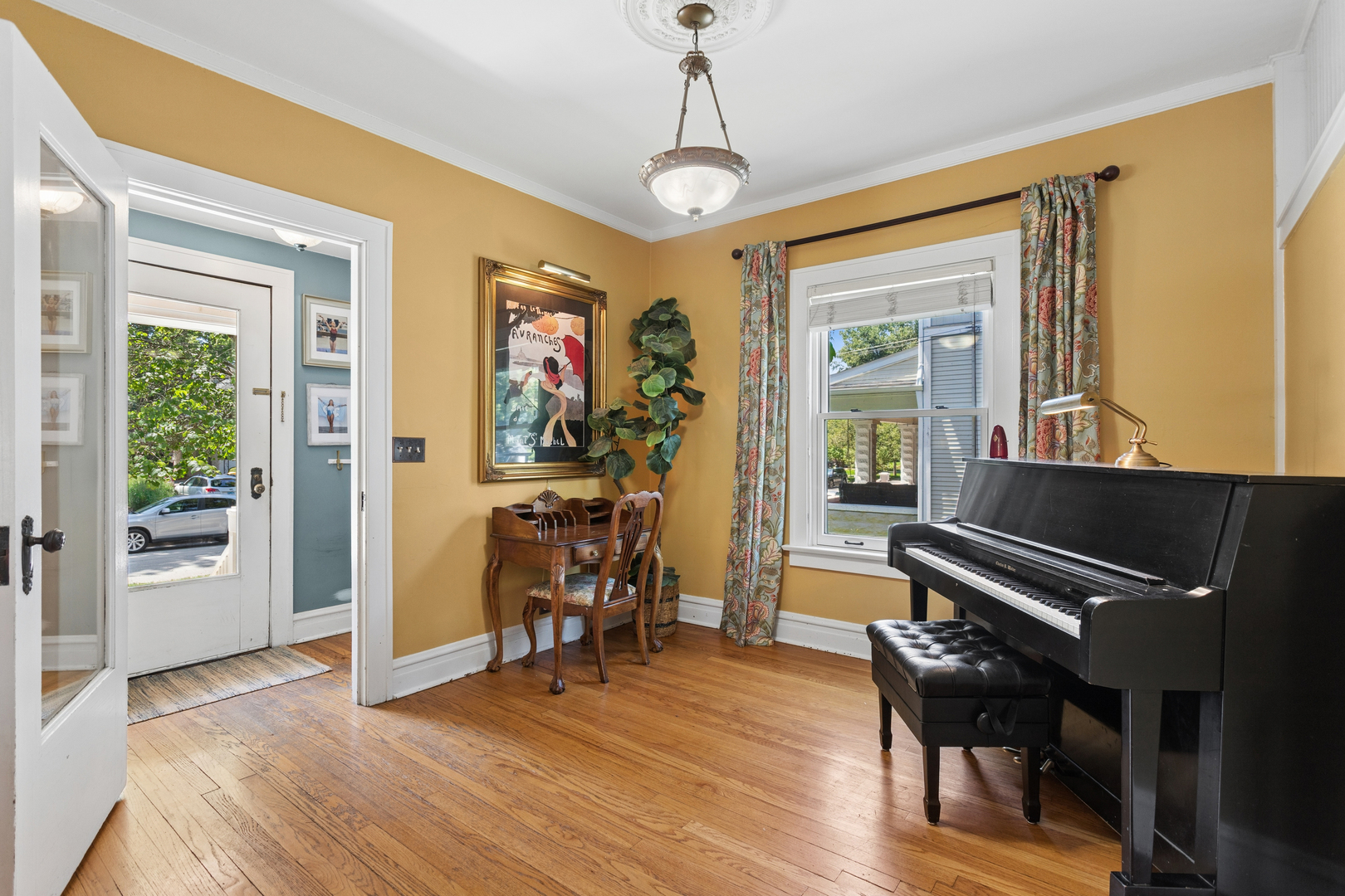111 W Franklin Street Property Photo 6