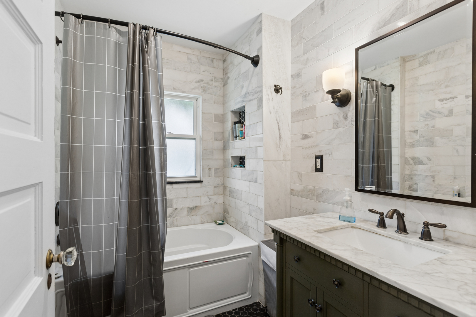 111 W Franklin Street Property Photo 22