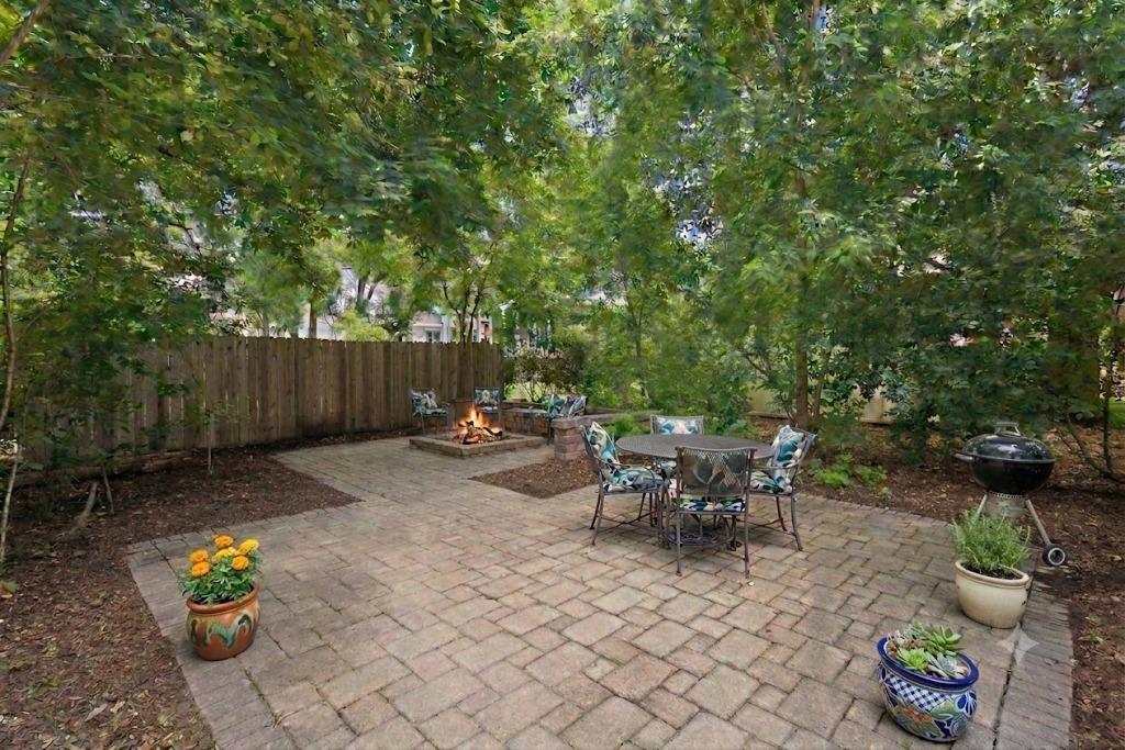 111 W Franklin Street Property Photo 29