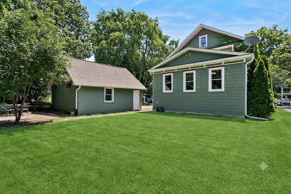 111 W Franklin Street Property Photo 32