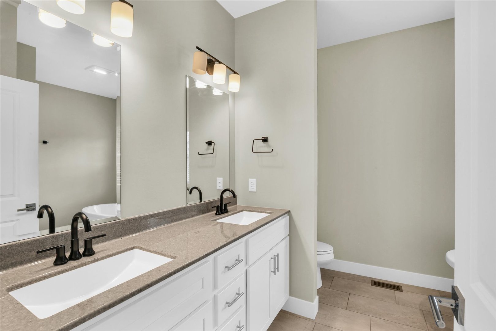 1606 Kassen Avenue Property Photo 20