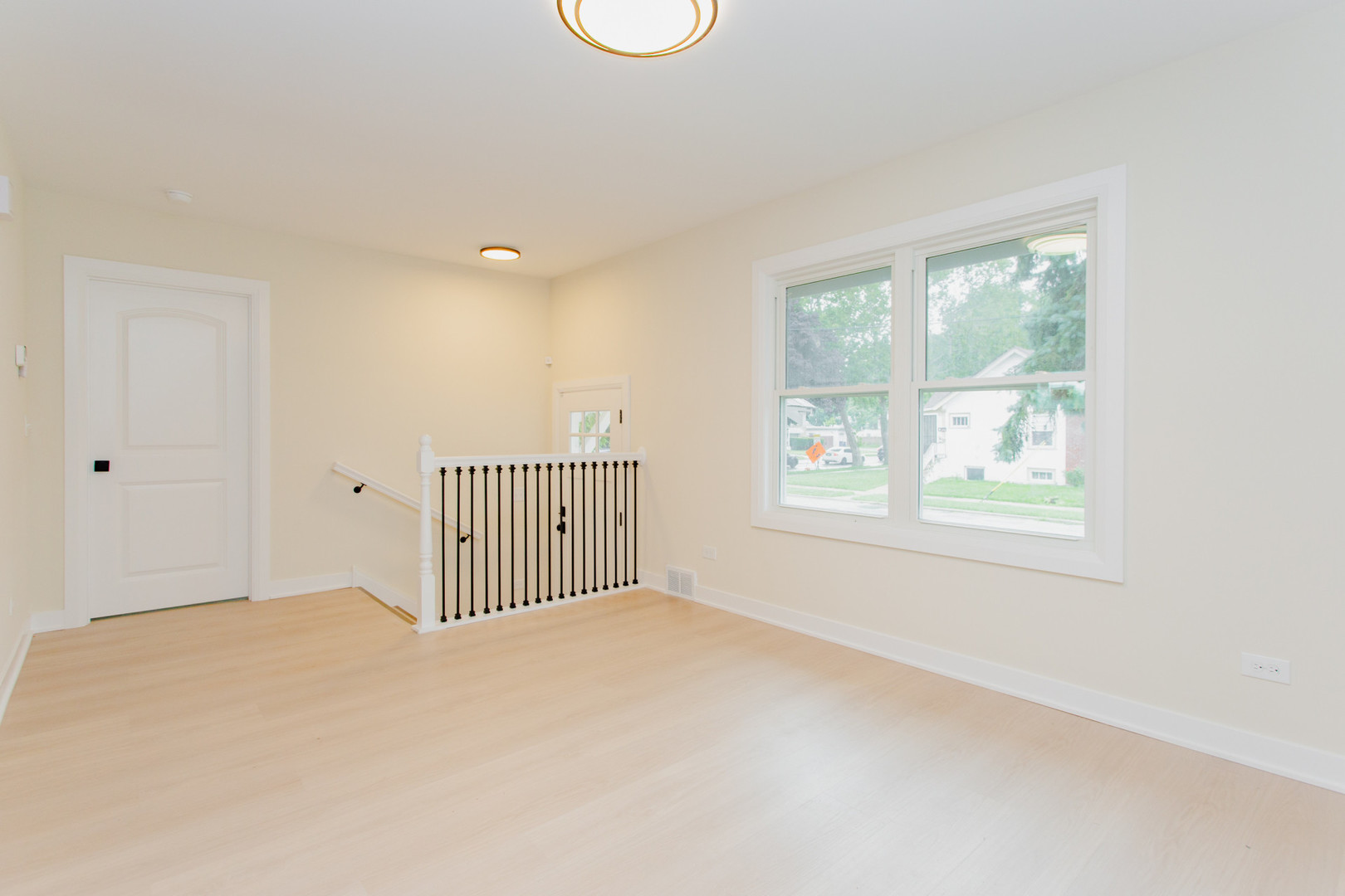 905 Adams Street Property Photo 4